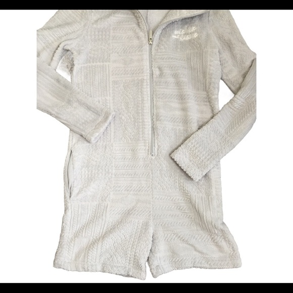 LA VIE EN ROSE Plush Wishes Short PJ Romper/Onesie With Pockets Grey Size Small - Picture 4 of 7
